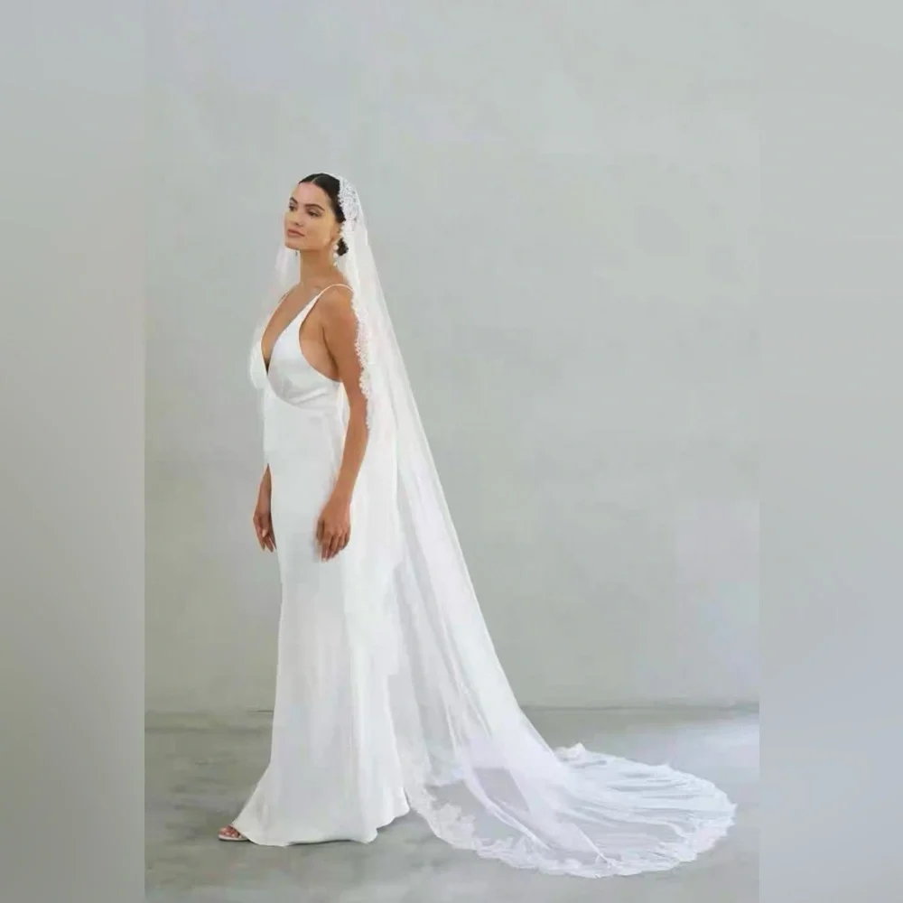 Mantilla Lace Wedding Veil - Picture 7 of 10